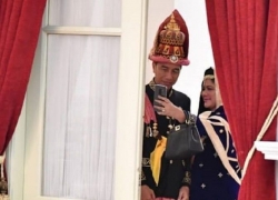 Ini Ponsel Yang Digunakan Presiden Jokowi dan Istri Untuk Selfie di Hari Kemerdekaan RI