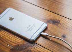 Mengatasi Masalah Pada iPhone Yang Panas Saat Dicharger