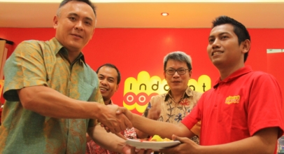 Indosat Ooredoo dan Erajaya Group Resmikan Gerai Pertama