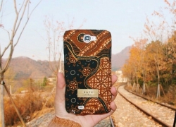 Melihat Batik Indonesia Lewat Case