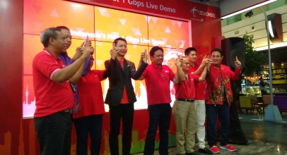 Telkomsel Salip XL Keluarkan 4T4R