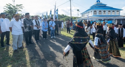 Majelis Taklim XL Axiata Bangun Masjid Zaenah Hadad di NTT