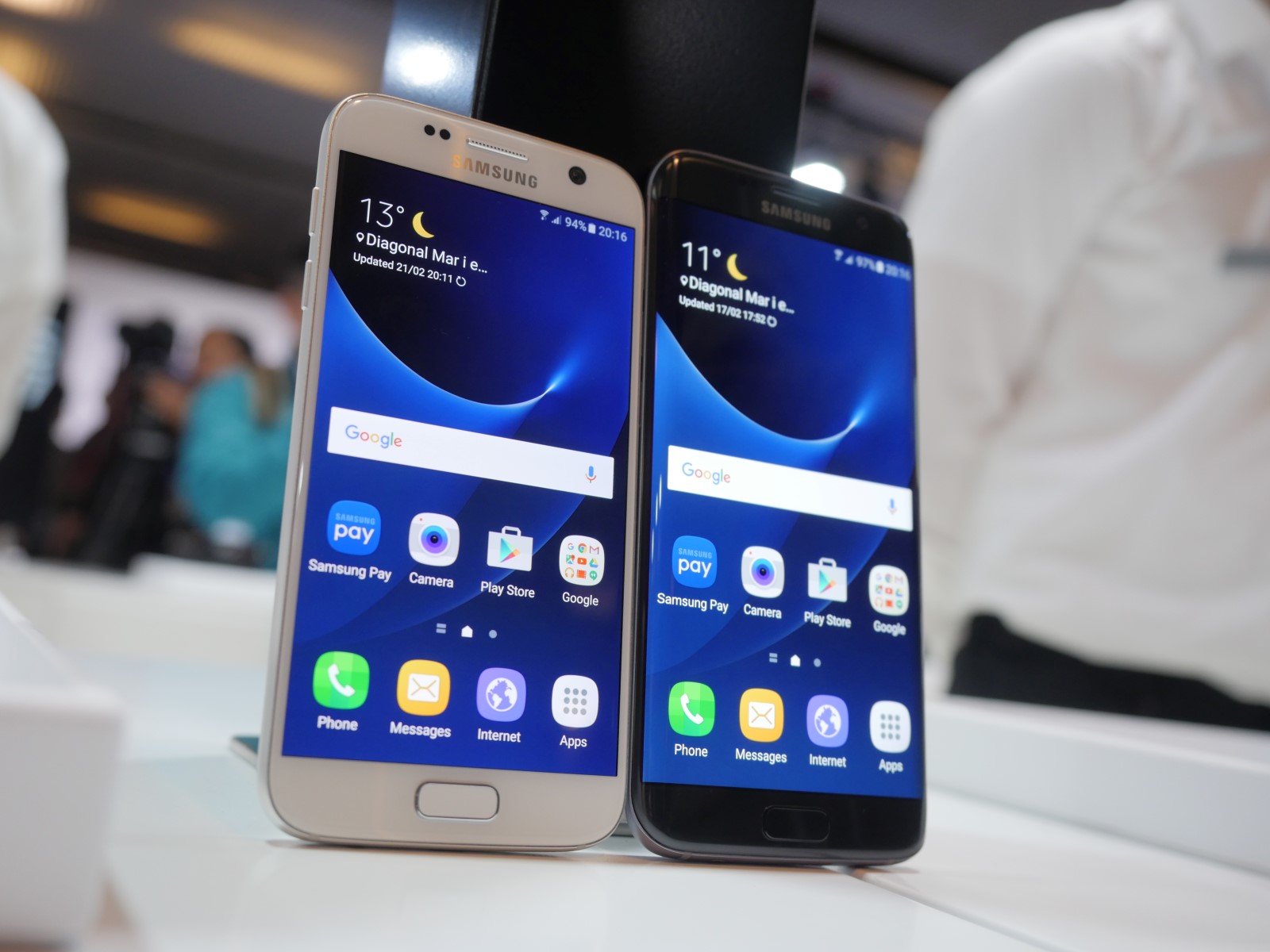 Bongkar Samsung Galaxy S7 dan Galaxy S7 edge