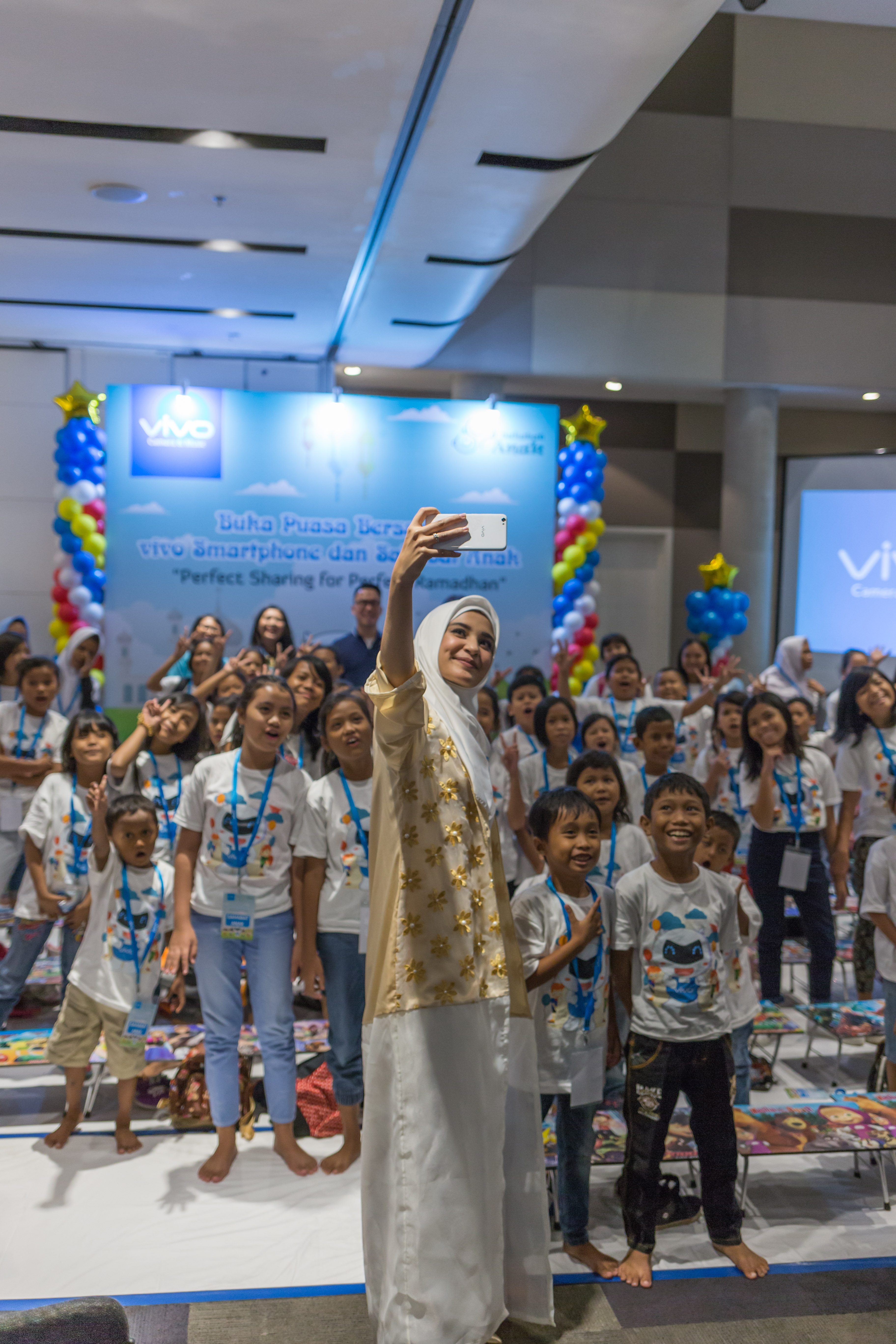 Vivo Berbagidengan Komunitas Sahabat Anak