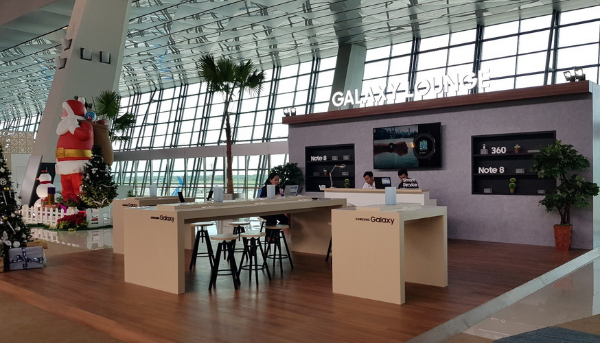 Samsung Sediakan Galaxy Lounge Saat Menunggu di Bandara