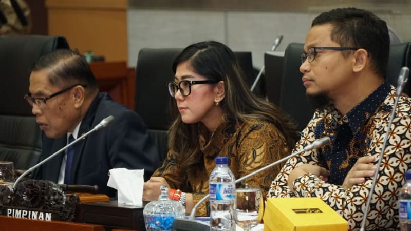 DPR Akan Panggil Operator Soal Kebocoran Data Kartu Pra-Bayar