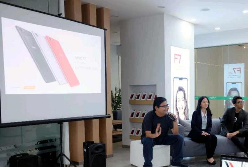 OPPO Pamer Fitur dan Keunggulan F7 Lewat “Oppo Class 2018”