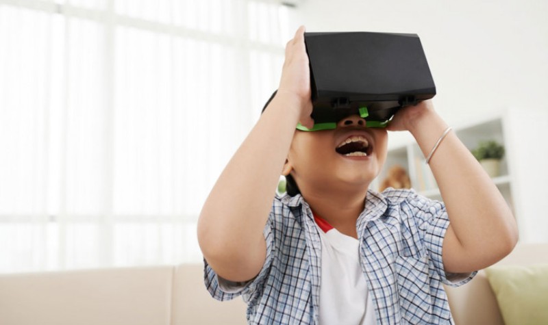 Ini Bahaya Menggunakan Virtual Reality Bagi Anak-Anak