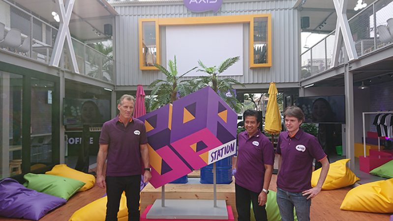 Fasilitasi Kreativitas Anak Muda, AXIS Gelar “Pop Up Station”