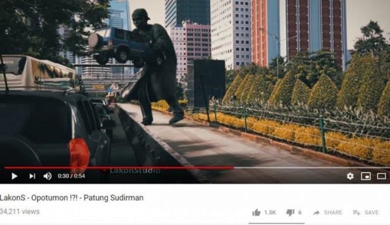 Video Viral: Patung Jenderal Sudirman “Pindahkan” Mobil Yang Melintas Jalur Busway