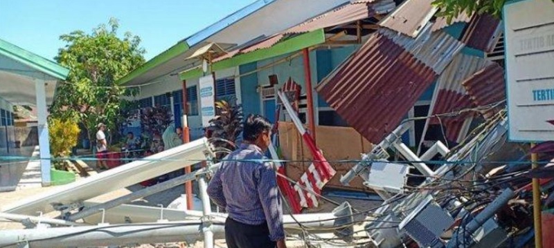 Menara Roboh, Bukan Tanggung Jawab XL