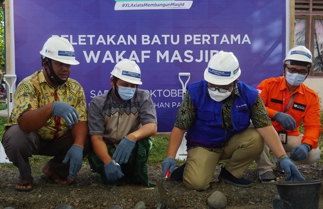 XL Axiata Baik Bedah Rumah dan Bangun Mesjid